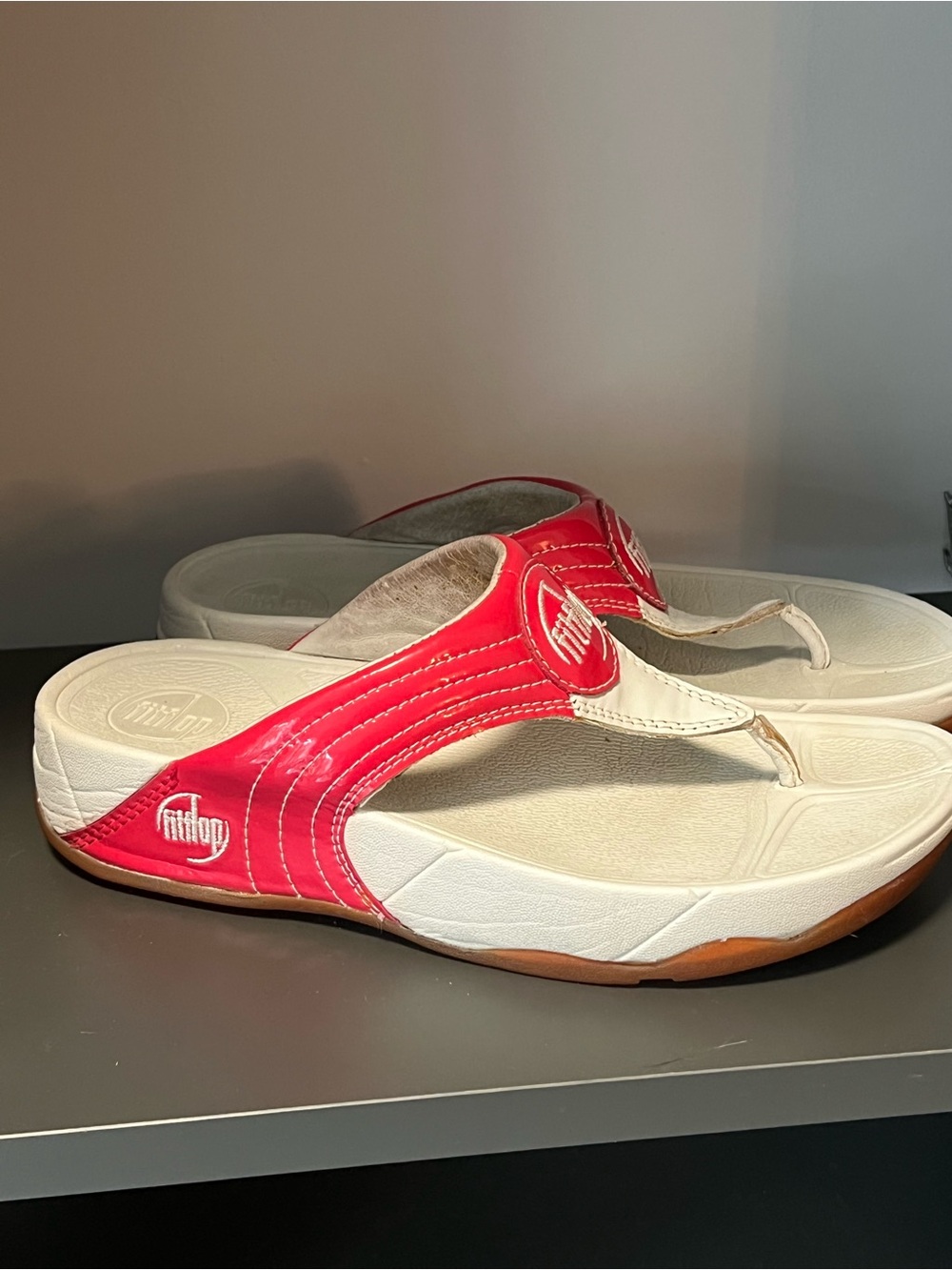 Fitflop Women's Red and White Thong Sandals with Cushioned Footbed